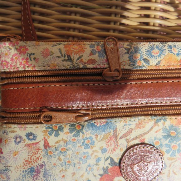 Firenz Moda flowered Italian leather small crossbody bag, nwot - Picture 3 of 5